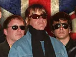 Oasis tribute artist